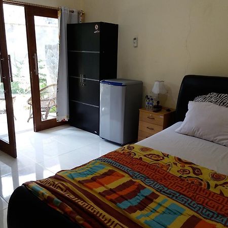 Beto Guesthouse Kalasan Exterior photo